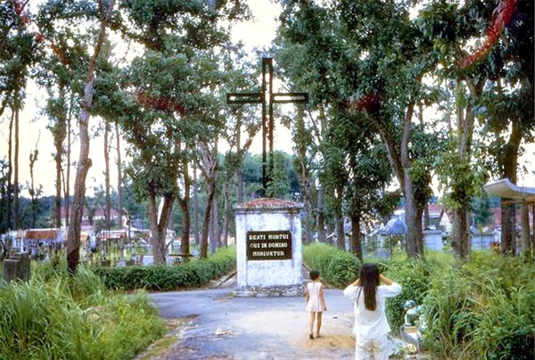 Ngo ngang nhung nghia trang cu bien hoa ngoan muc o Sai Gon-Hinh-2