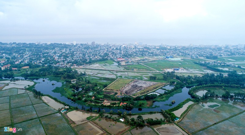 Anh: Bai rac rong hon 20.000m2 &quot;buc tu&quot; pho bien Sam Son-Hinh-5