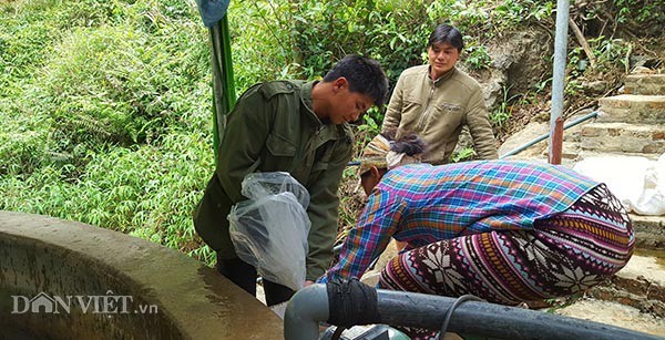 “Chui” vao khe nui nuoi ca “quy toc”, chang trai tre lai 300 trieu/nam-Hinh-4