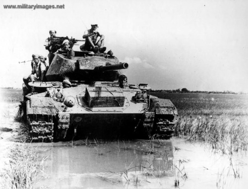 Vi sao Viet Nam co xe tang M24 trong duyet binh 1955?-Hinh-6