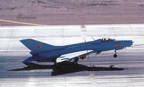 Lo chuyen Trung Quoc ban J-7B giup My luyen cach danh MiG-21-Hinh-11