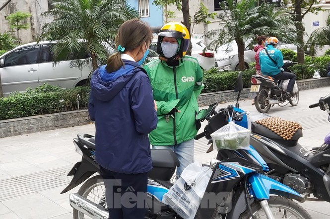 Grab dung giao do an tai Da Nang, sao van hoat dong o Ha Noi, TP.HCM?