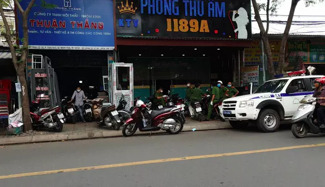 Cong an quan Binh Tan phat hien 28 nguoi Trung Quoc trong phong thu am