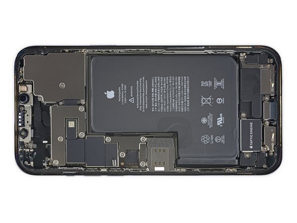 Boc iPhone 12 Pro Max tan thay cam bien “khung” trong camera