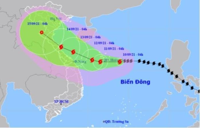 Bao so 5 giat cap 12, chi cach quan dao Hoang Sa 220km