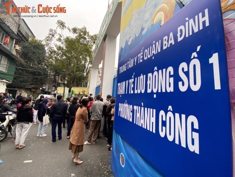 Thieu nhan luc tram y te, Ha Noi huy dong nguon luc nao?