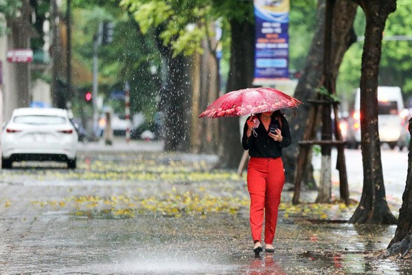 Du bao thoi tiet ngay 18/3: Bac bo co mua phun trong gio di lam