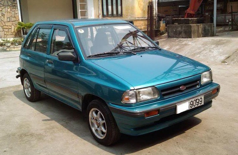 Loạt xe ôtô cũ giá dưới 100 triệu đồng tại Việt Nam