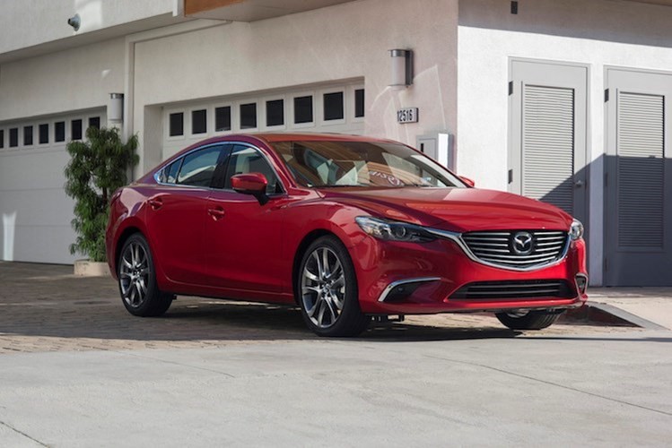 Mazda6 tại Việt Nam bất ngờ xuống giá hơn 100 triệu