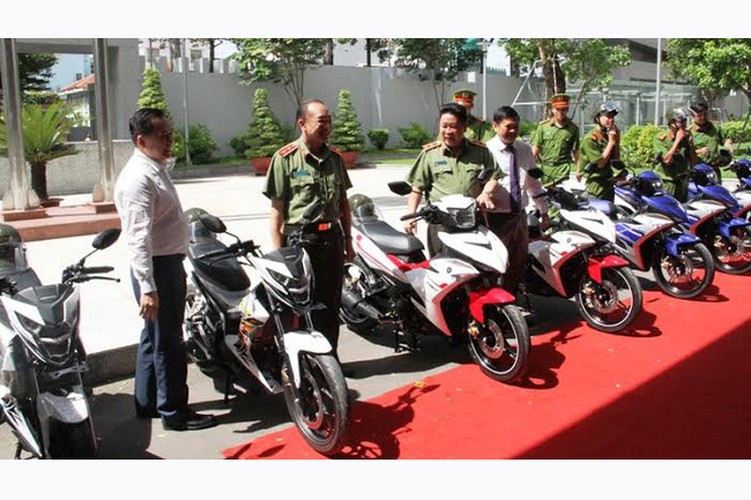 Soi dàn xe máy côn tay của đội bắt cướp tại Sài Gòn