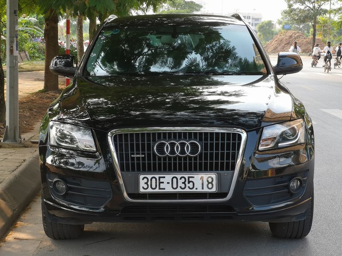 Soi xe sang Audi Q5 giá chỉ hơn 800 triệu ở Hà Nội