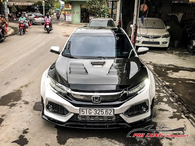 Thợ Sài Gòn độ Honda Civic mới phong cách siêu xe