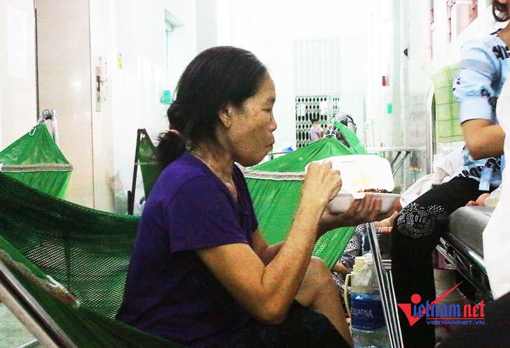 Nơi sạch sẽ nhất: Võng giăng kín lối, chạn cơm dưới gầm giường - Hình 4 Noi sach se nhat: Vong giang kin loi, chan com duoi gam giuong-Hinh-4