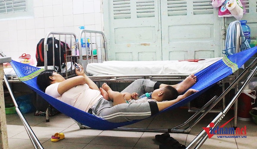 Nơi sạch sẽ nhất: Võng giăng kín lối, chạn cơm dưới gầm giường - Hình 8 Noi sach se nhat: Vong giang kin loi, chan com duoi gam giuong-Hinh-8