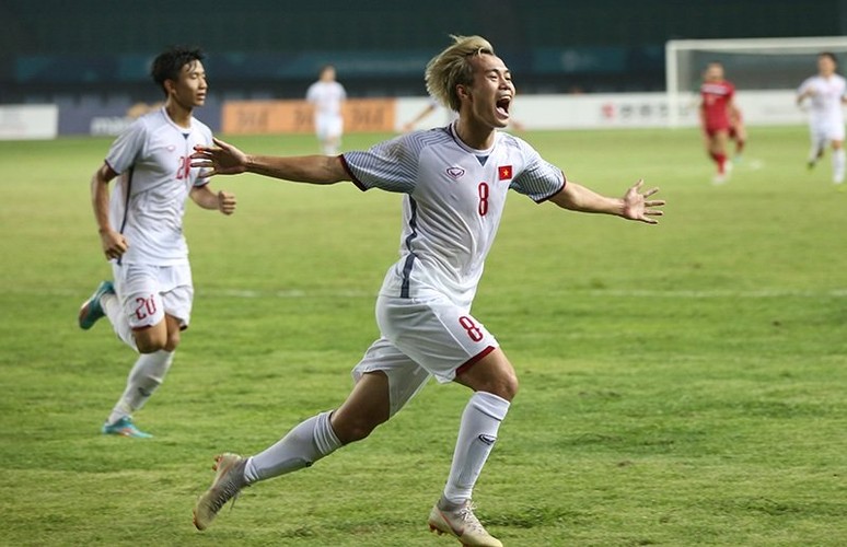 “Bí mật” sau mái tóc màu bạch kim của cầu thủ Văn Toàn - Hình 5 “Bi mat” sau mai toc mau bach kim cua cau thu Van Toan-Hinh-5