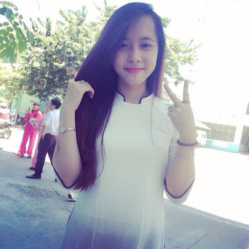 Ấn tượng gu thời trang sang chảnh của bạn gái cầu thủ Minh Vương gây - Hình 12 An tuong gu thoi trang sang chanh cua ban gai cau thu Minh Vuong gay-Hinh-12