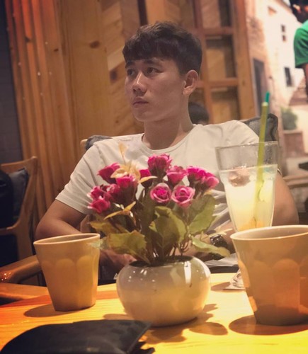 Mãn nhãn gu thời trang chất như sao Hàn của cầu thủ Minh Vương - Hình 11 Man nhan gu thoi trang chat nhu sao Han cua cau thu Minh Vuong-Hinh-11