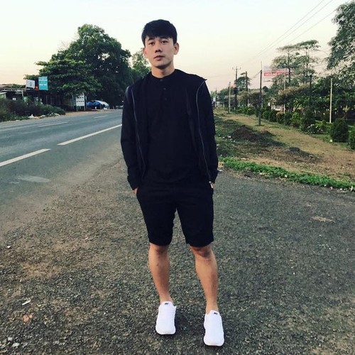 Mãn nhãn gu thời trang chất như sao Hàn của cầu thủ Minh Vương - Hình 4 Man nhan gu thoi trang chat nhu sao Han cua cau thu Minh Vuong-Hinh-4