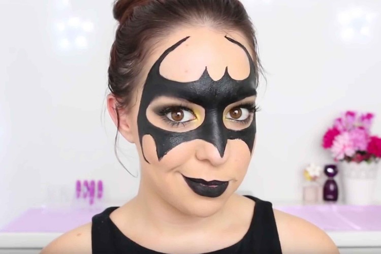 Ý tưởng trang điểm Halloween cực dị cho bạn gái - Hình 5 Y tuong trang diem Halloween cuc di cho ban gai-Hinh-5
