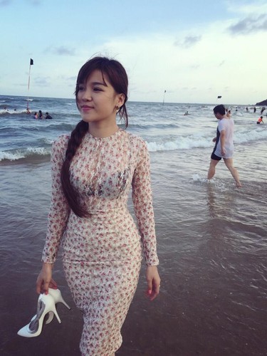 Gu thời trang quyến rũ của người yêu tin đồn thủ môn Lâm Tây Gu thoi trang quyen ru cua nguoi yeu tin don thu mon Lam Tay