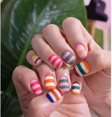 Những mẫu nail siêu đẹp giúp bạn nổi bật ở mọi lúc mọi nơi - Hình 4 Nhung mau nail sieu dep giup ban noi bat o moi luc moi noi-Hinh-4