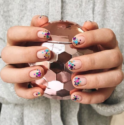 Những mẫu nail siêu đẹp giúp bạn nổi bật ở mọi lúc mọi nơi - Hình 6 Nhung mau nail sieu dep giup ban noi bat o moi luc moi noi-Hinh-6