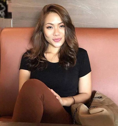 Gu thời trang sành điệu của bạn gái cầu thủ "đáng gờm" nhất đội Malaysia - Hình 7 Gu thoi trang sanh dieu cua ban gai cau thu