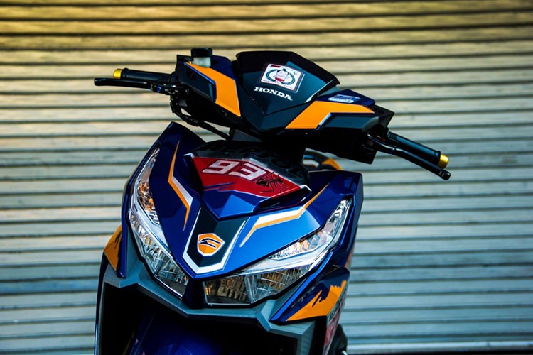 Soi xe tay ga Honda Click 125i bản Repsol tại Việt Nam