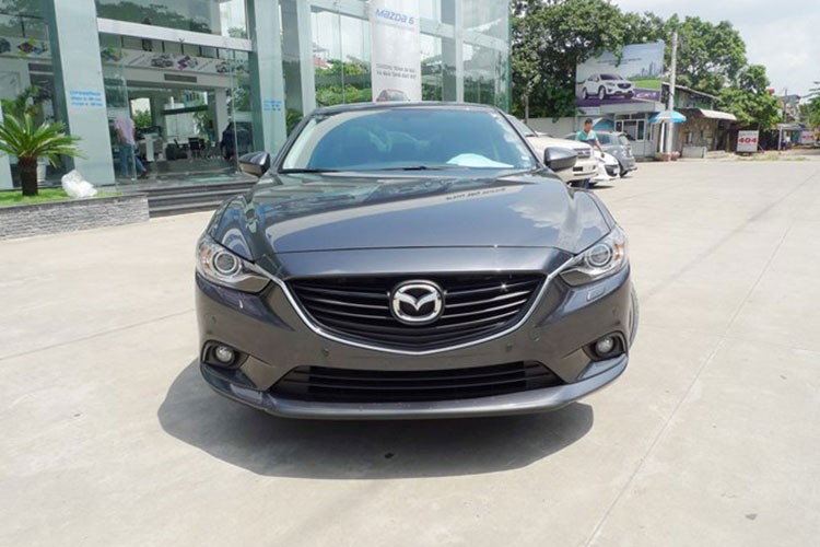 Mazda 6 giảm giá gần 200 triệu tại Việt Nam có gì hot