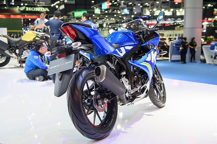 Môtô thể thao Suzuki GSX-R150 chốt giá từ 56 triệu đồng