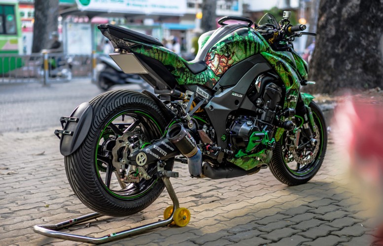 Kawasaki Z1000 độ đồng nát đồ chơi khủng ở Sài Gòn