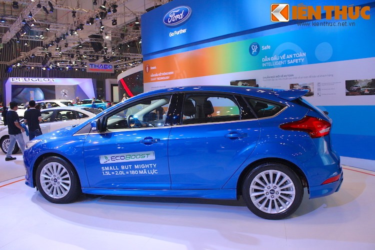 Xe ế Ford Focus giảm giá còn 570 triệu đồng tại Việt Nam
