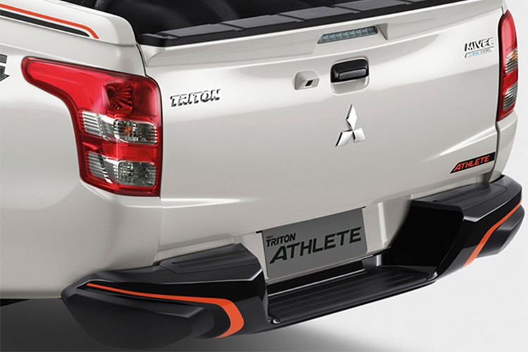 Mitsubishi Triton Athlete 2018 bản thể thao có giá bao nhiêu tại Việt Nam? a4