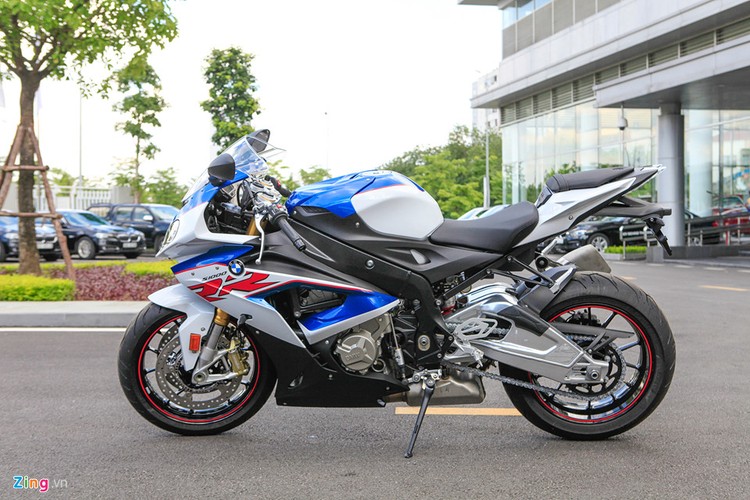 Soi siêu môtô BMW S1000RR 2018 giá 599 triệu đồng tại VN