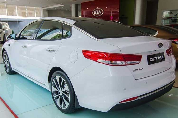 Kia Optima tai Viet Nam 