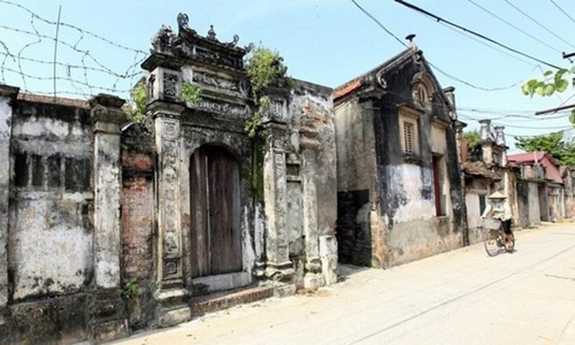 Ghe tham lang biet thu kieu Tay giua vung que Ha Noi