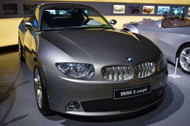Đột nhập bảo tàng xe ôtô BMW tại Đức