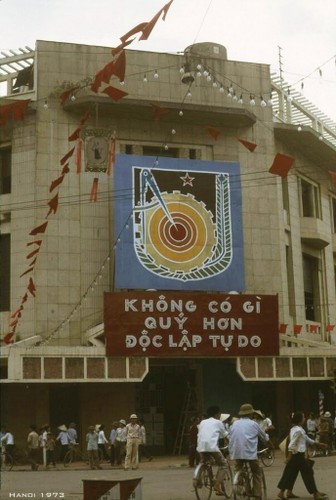 Góc phố Đinh Tiên Hoàng - Tràng Tiền. Ảnh: Manhhai Flickr.