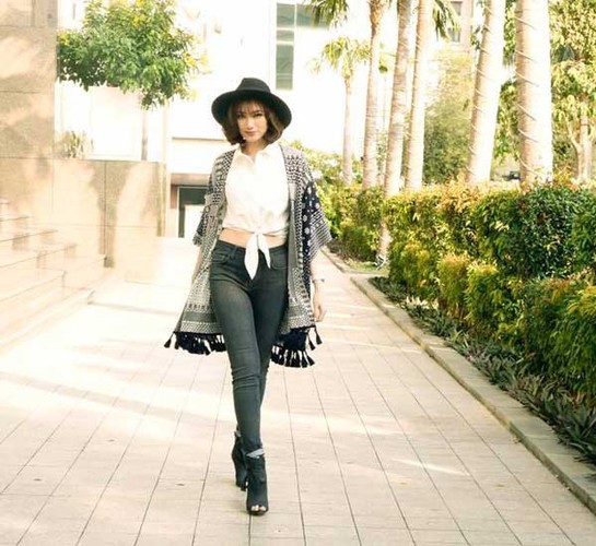"Học lỏm" cách chọn cardigan để mặc mùa thu như sao Việt - Hình 5