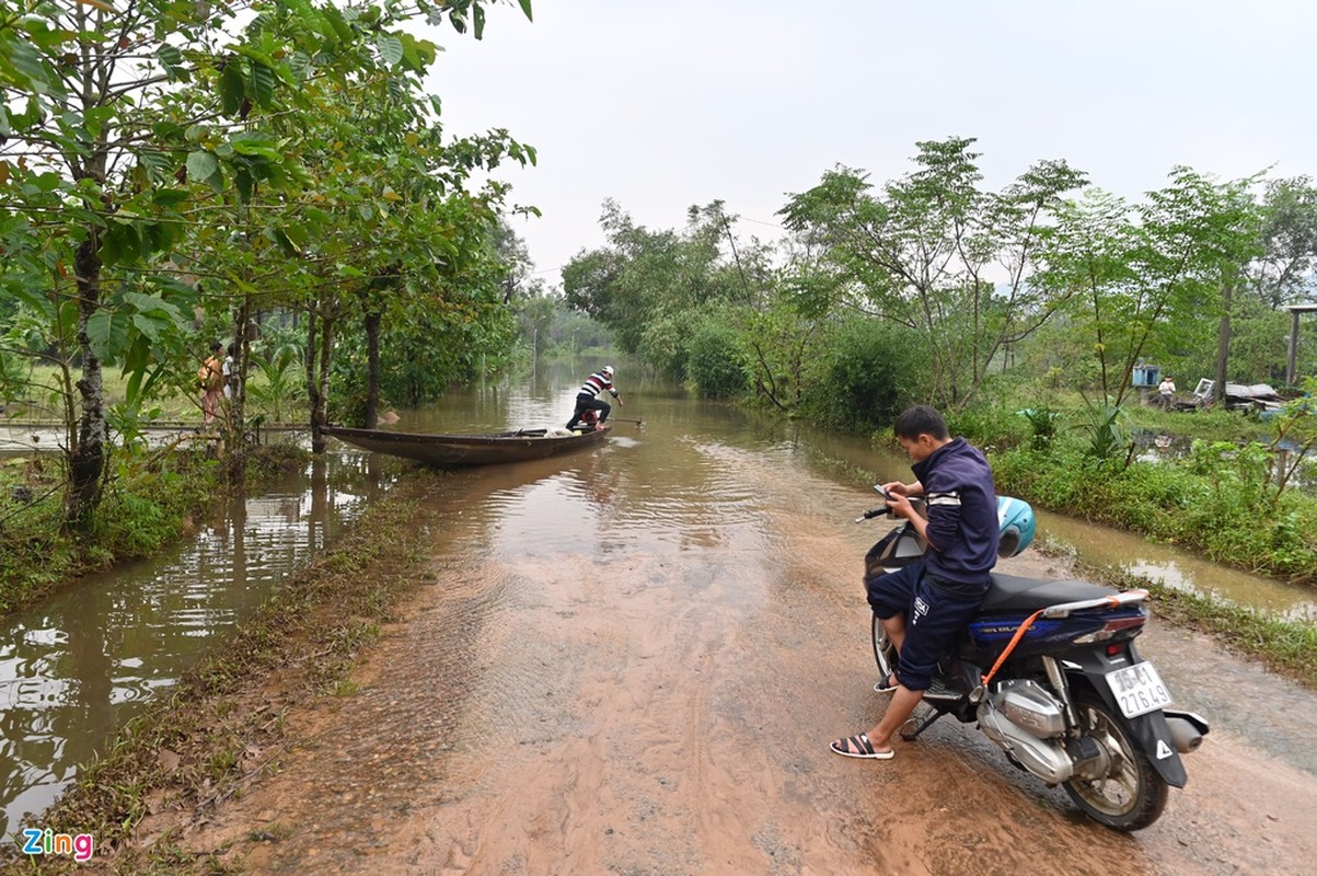 Xe boc thep BTR152, BRDM2 ap sat hien truong sat lo thuy dien Rao Trang 3-Hinh-3