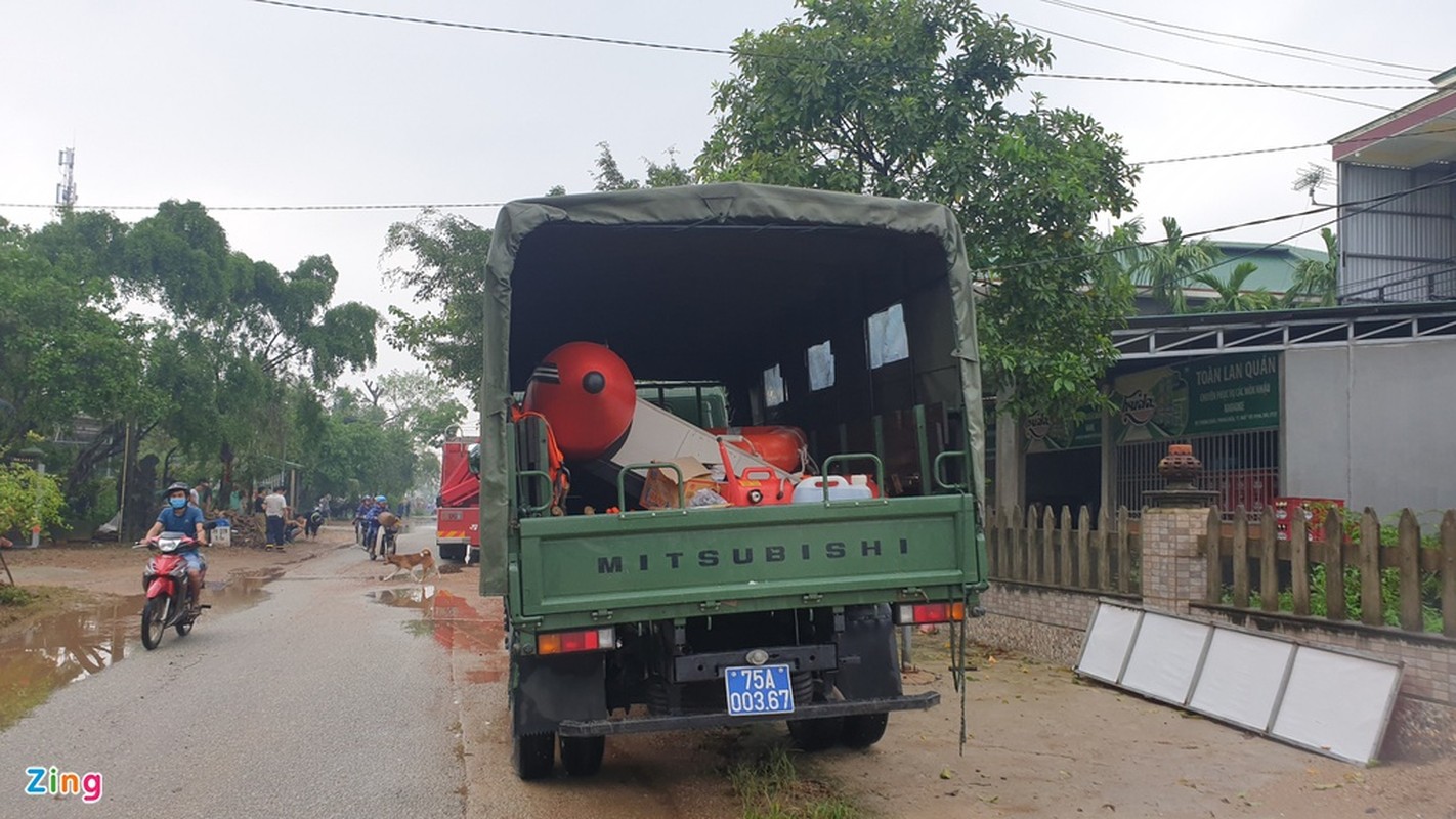 Xe boc thep BTR152, BRDM2 ap sat hien truong sat lo thuy dien Rao Trang 3-Hinh-7