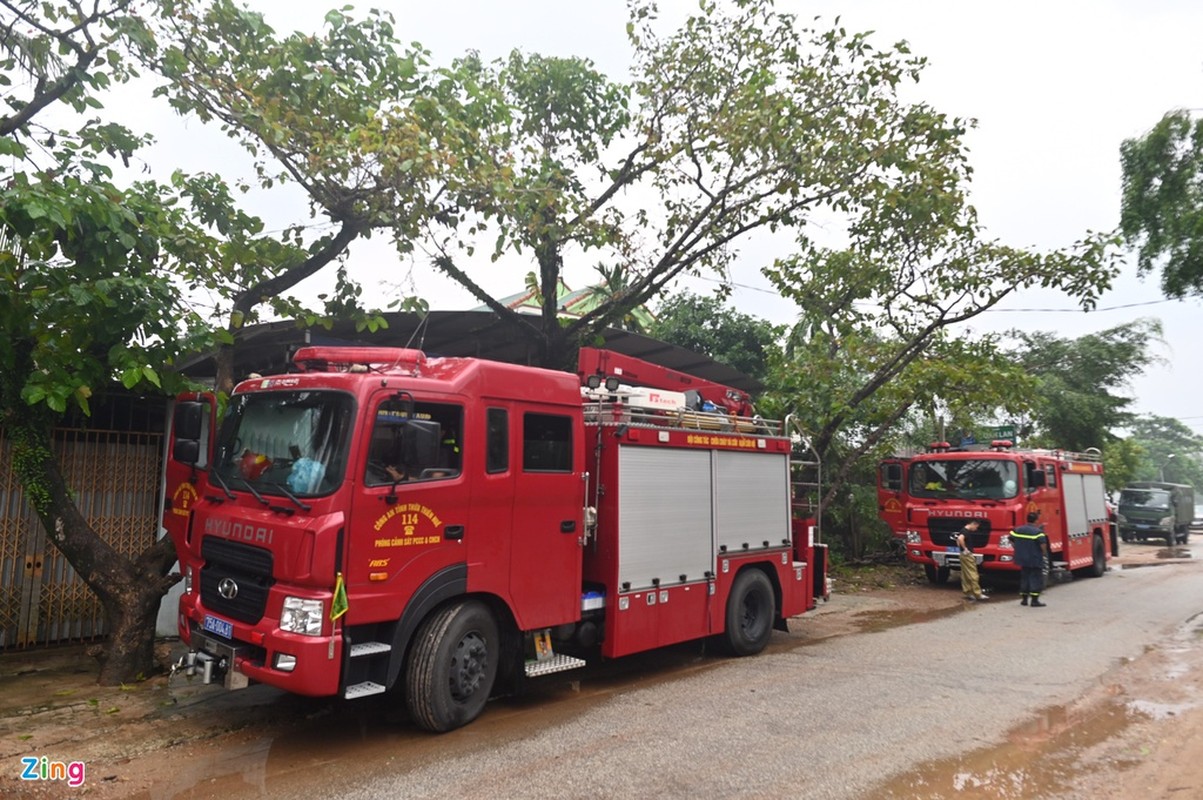 Xe boc thep BTR152, BRDM2 ap sat hien truong sat lo thuy dien Rao Trang 3-Hinh-9