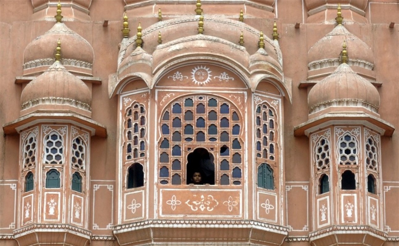 Cung dien cua gio Hawa Mahal - “Thanh pho hong” cua Jaipur, An Do-Hinh-6