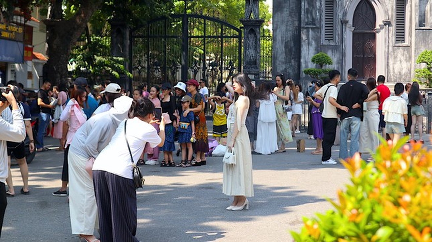 Pho Ha Noi chat kin nguoi check-in ngay dau nghi le 2/9-Hinh-7