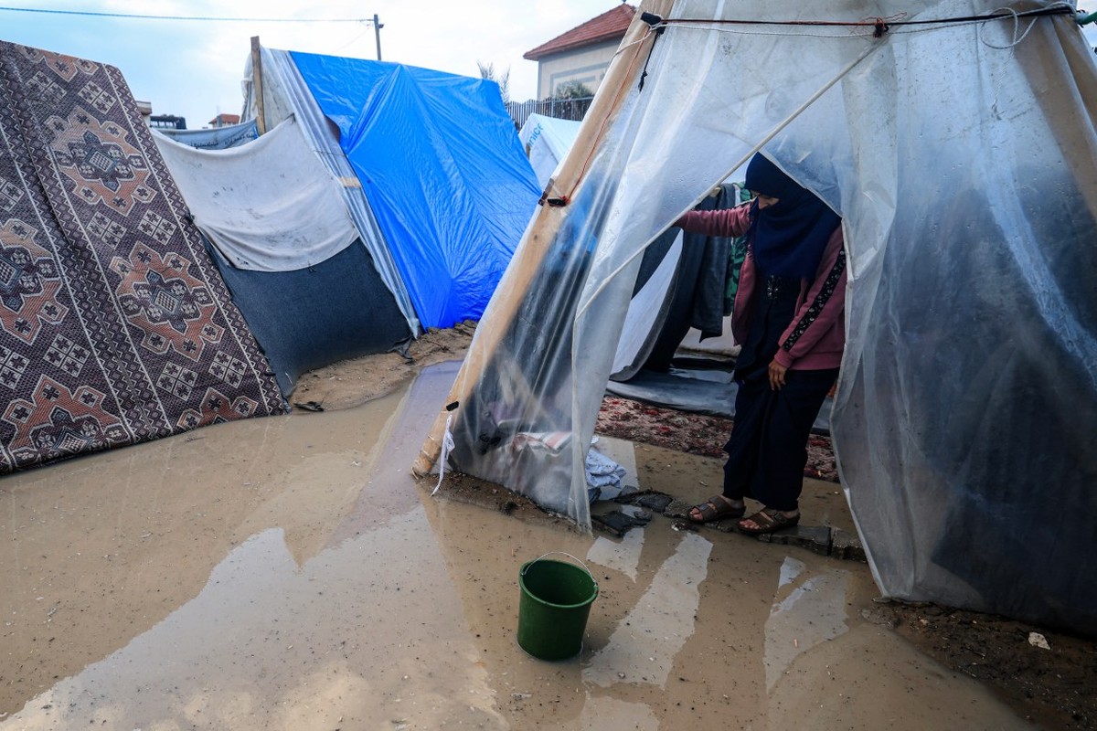View - 	Khốn khổ cuộc sống người dân ở Gaza giữa mưa lạnh