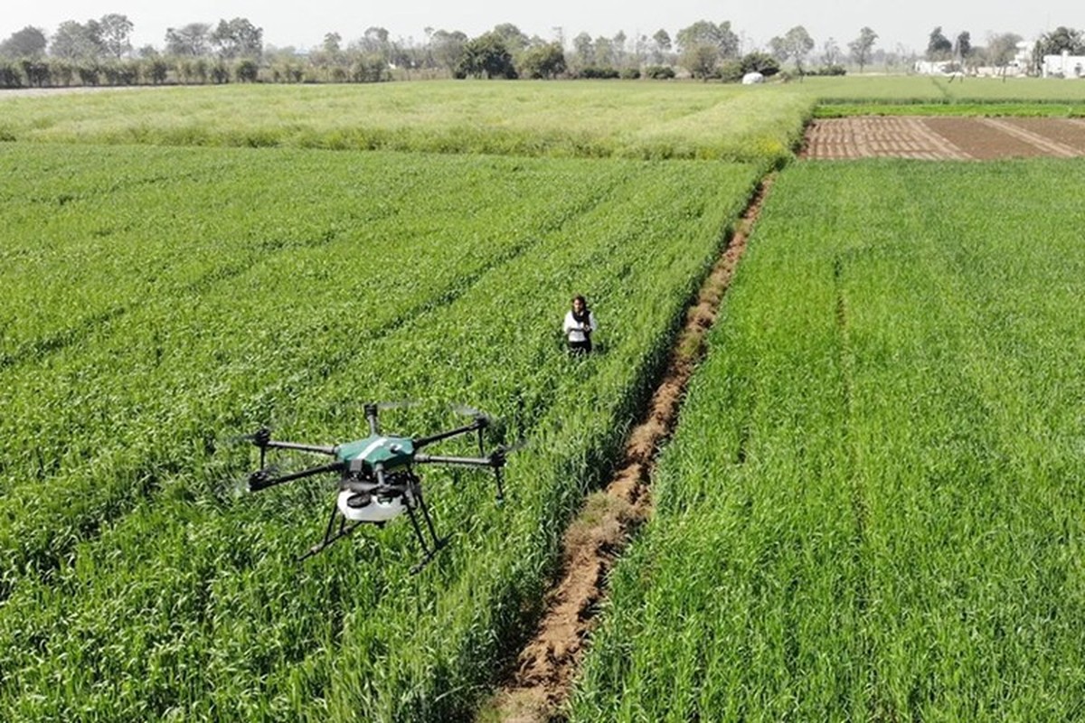 Hinh anh phu nu An Do dieu khien UAV chuyen nghiep gay ngo ngang-Hinh-5