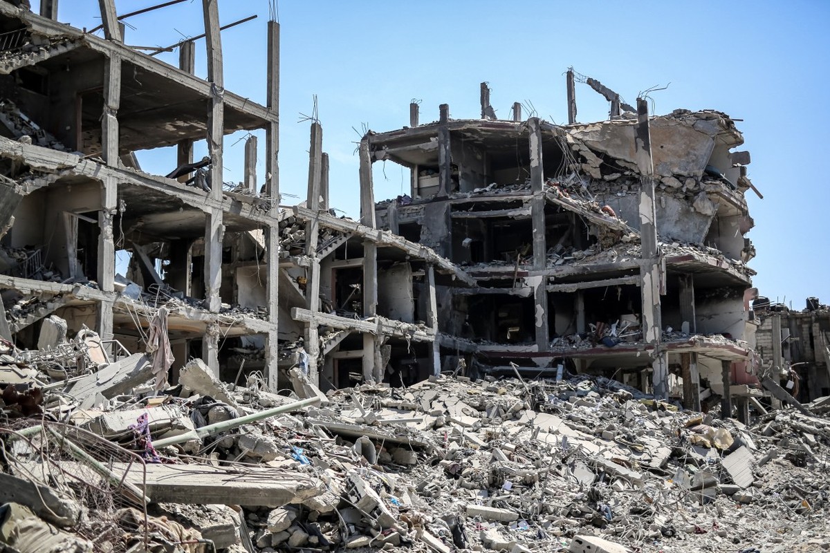 View - 	Đột nhập thành phố Khan Younis hoang tàn sau khi Israel rút quân