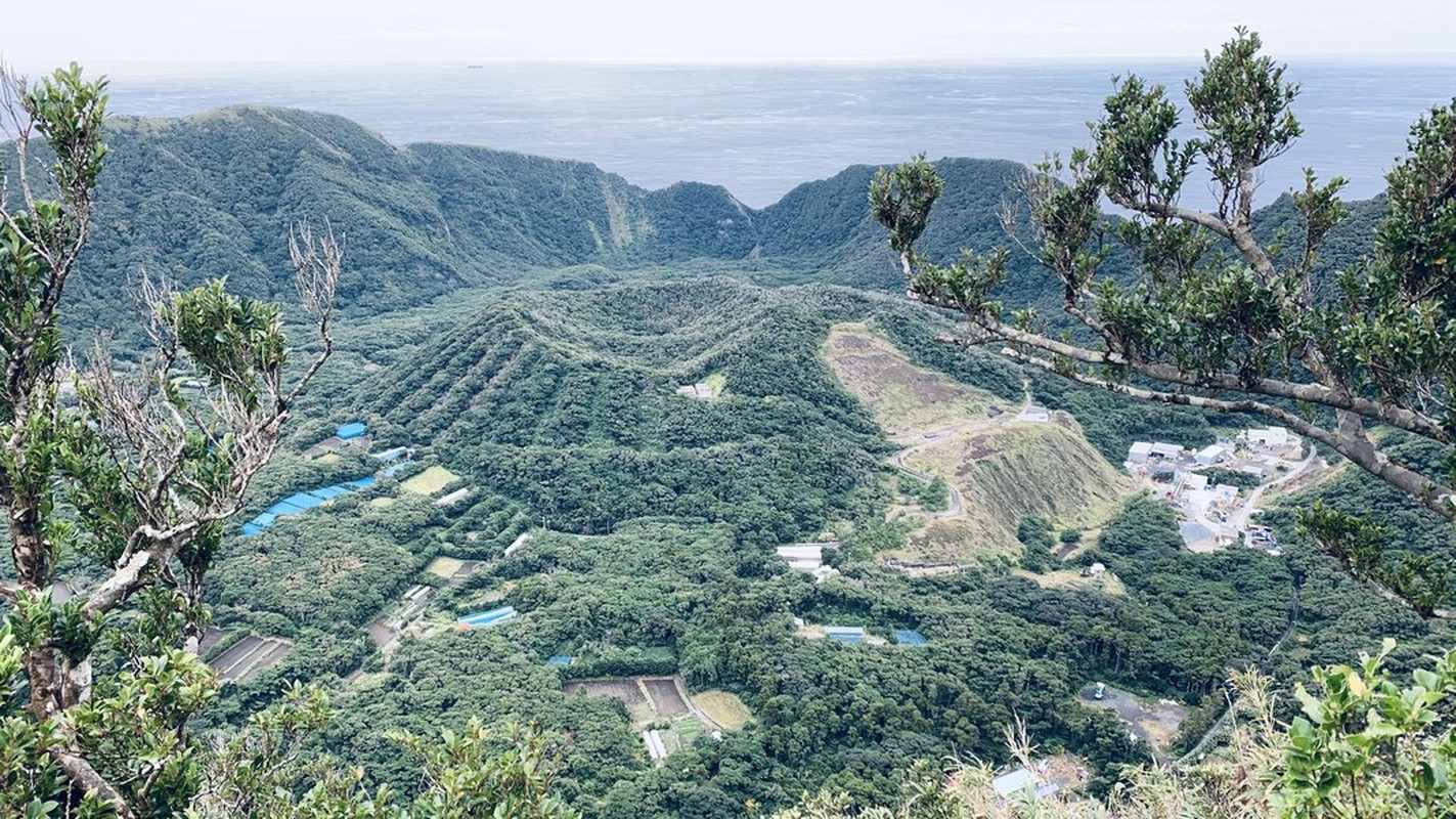 Bat ngo cuoc song o ngoi lang nam tren mieng nui lua-Hinh-7