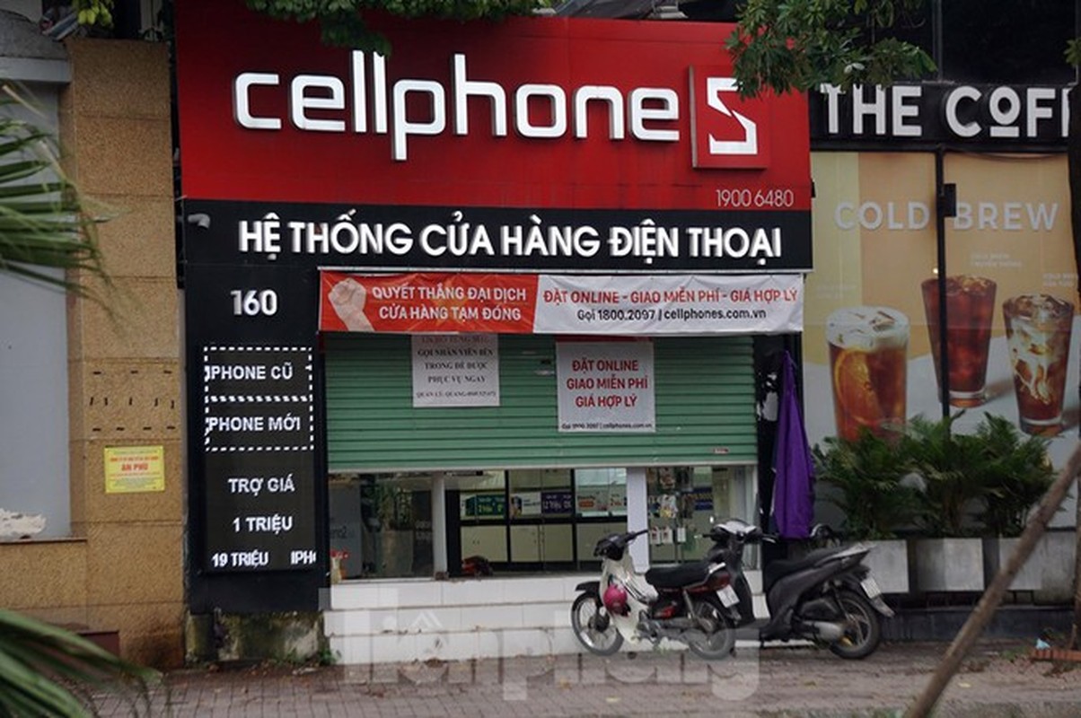 Nhieu cua hang Ha Noi bat ngo hoat dong tro lai ngay cuoi gian cach-Hinh-8