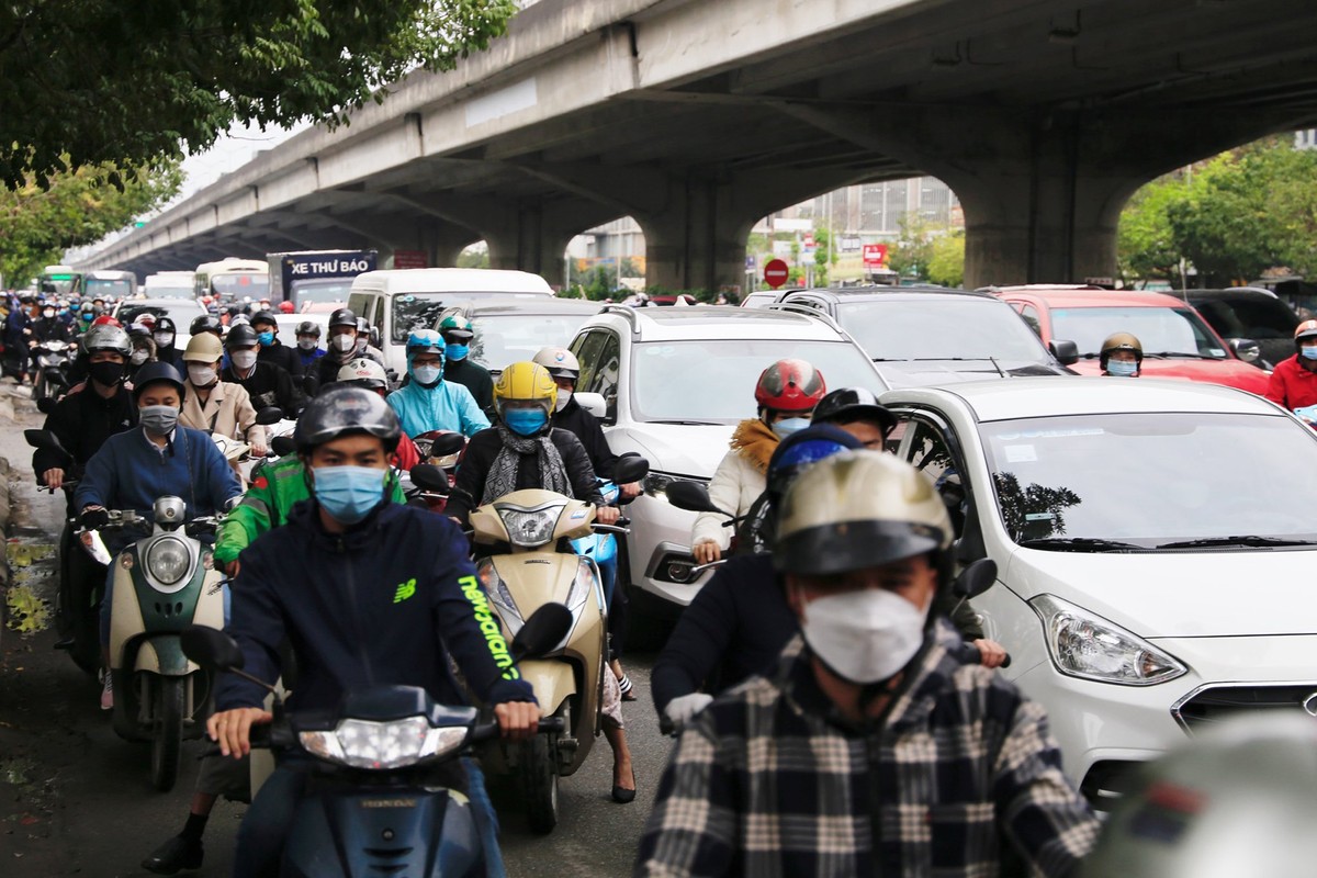 Giao thong Ha Noi roi nhu to vo ngay dau tuan-Hinh-6